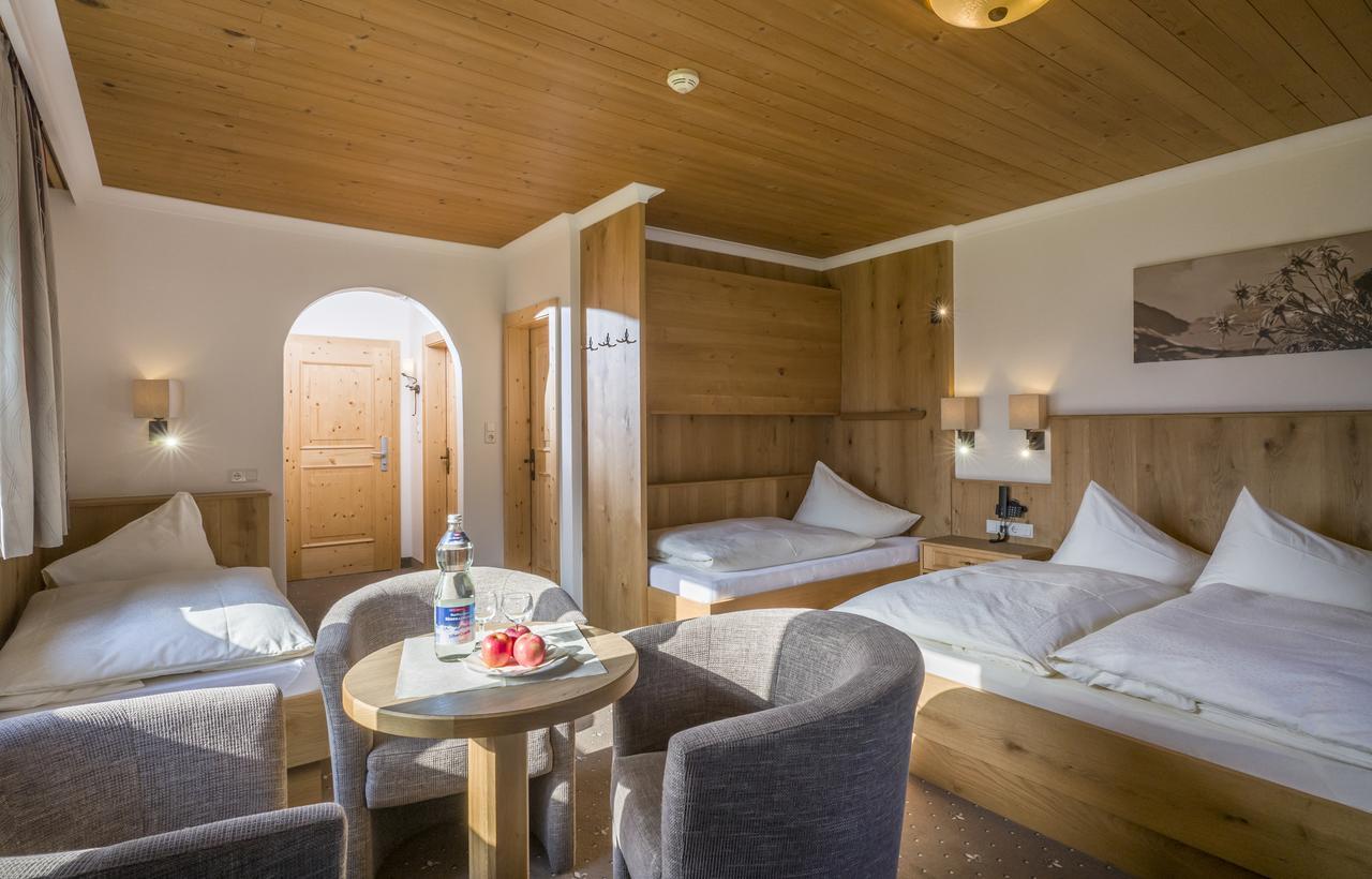 Hotel Garni Klocker Kaltenbach Exterior photo